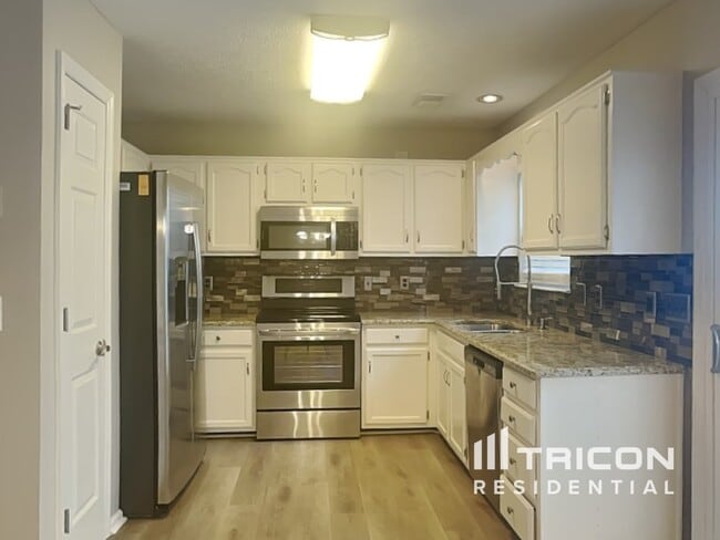 Photo - 107 Cloverfield Ct