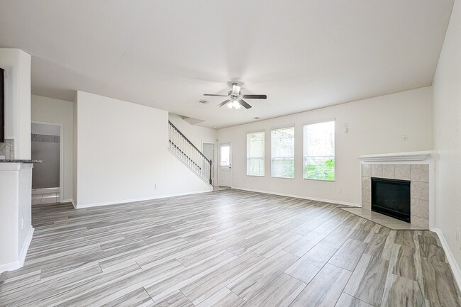 Photo - 10914 Chestnut Path Way