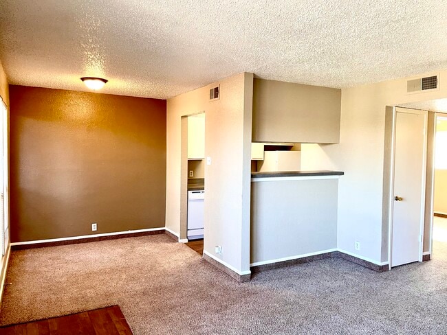 Photo - Windmill Apartments