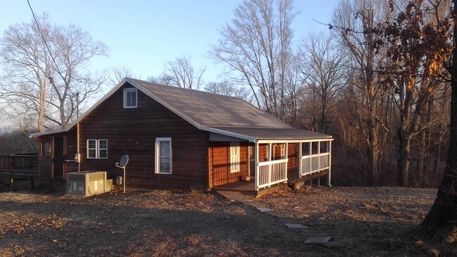 Building Photo - 6832 Piney River Rd N