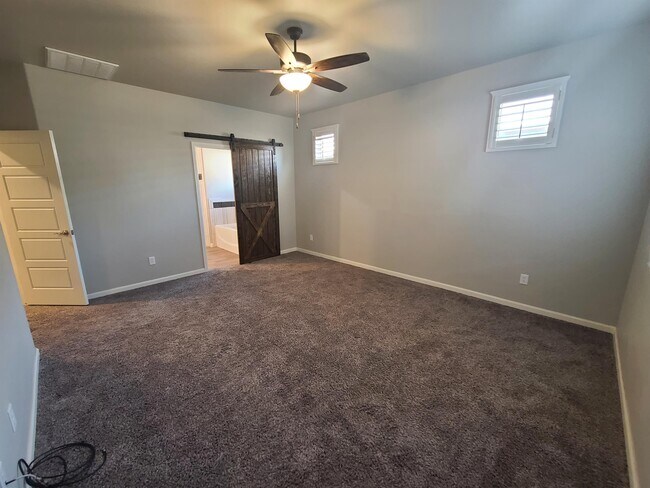 Photo - 6051 Copper Hill St