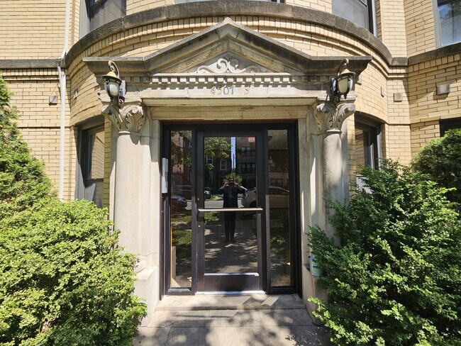 Photo - 5507 N Campbell Ave Unit 3N