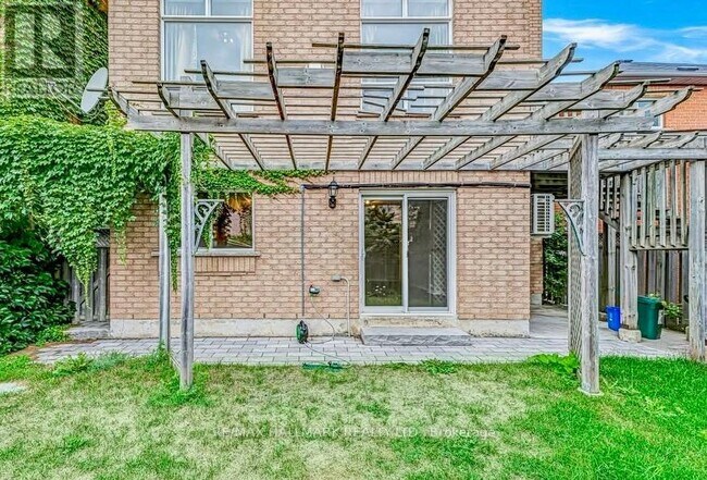 Photo - 166 Sail Crescent