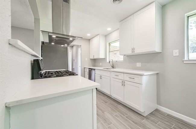 Photo - 9631 Bundy Ln