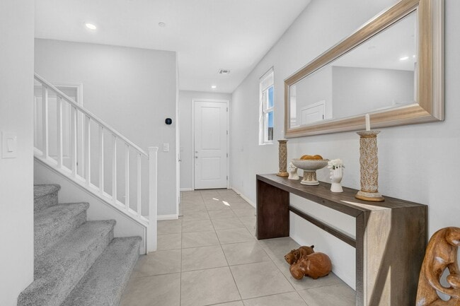 Photo - 1583 Pacific Baza St