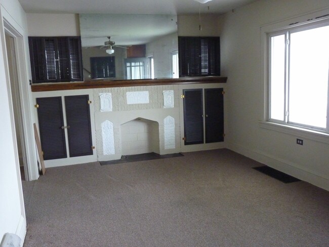 Sala de estar - 36 W Wilbeth Rd