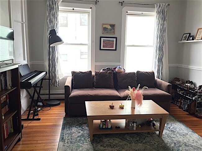 Photo - 3 bed 1 bath in Cambridge....