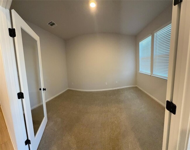 Photo - 139 Gullivers Dr