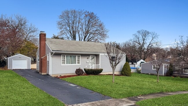 Photo - 200 Lobdell Dr House