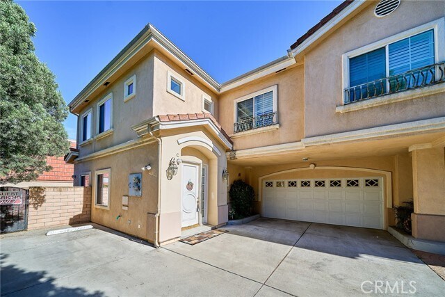 1018 La Cadena Ave