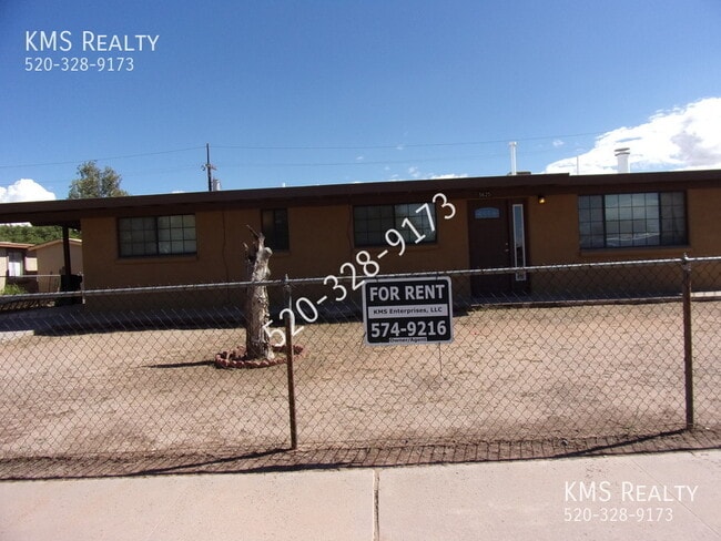 Building Photo - 5625 S Irving Dr