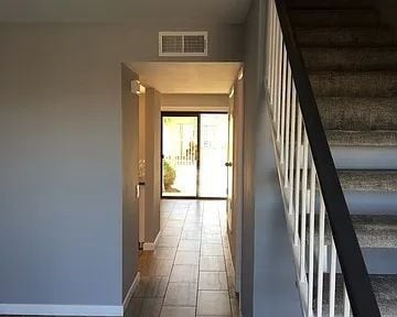 Beautifully Updated 2-Bedroom Townhome in Lakeview Villas!
