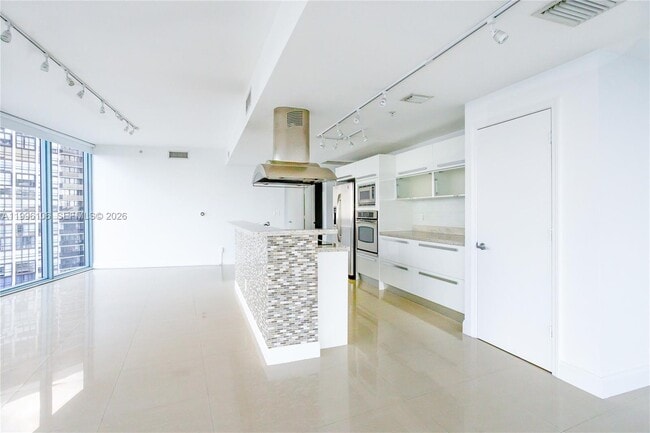 Photo - 601 NE 36th St Unit 812