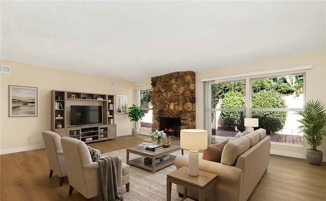 Photo - 20017 Hemmingway St