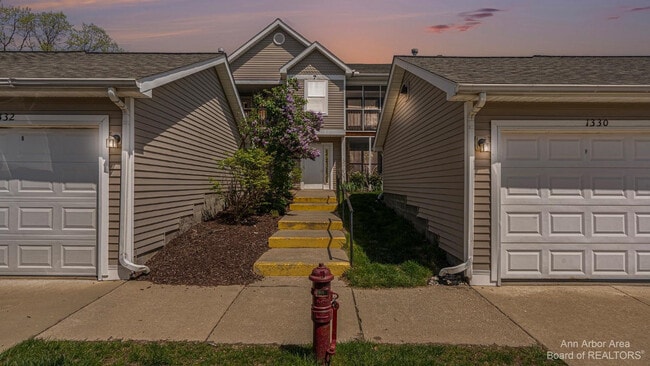 Building Photo - 1328 Heatherwood Ln