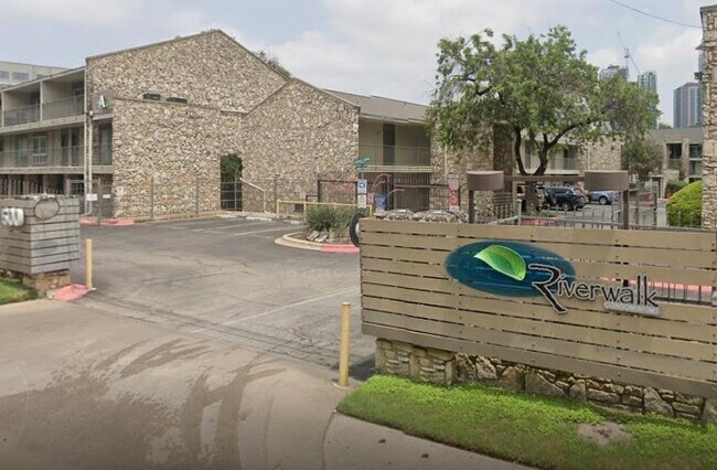 500 E Riverside Dr Unit 242