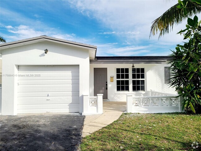 Building Photo - 4230 NW 52nd Ave Rental
