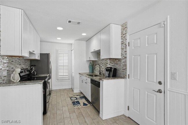 Photo - 534 96th Ave N