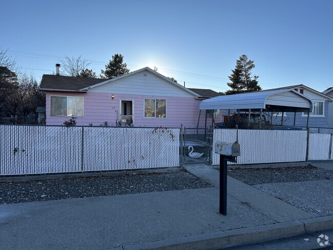 Building Photo - 1870 Mizpah St Rental