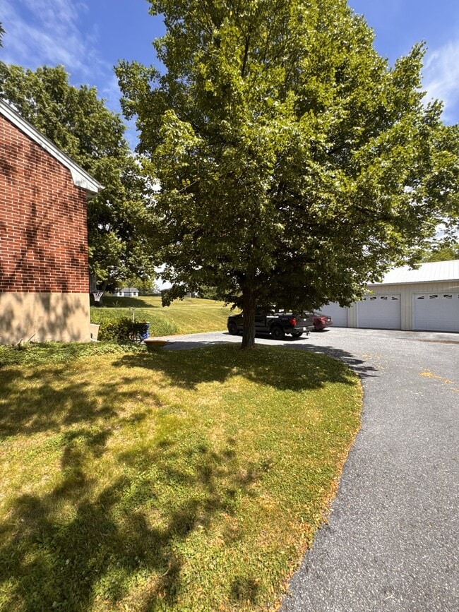Photo - 10033 Jonestown Rd