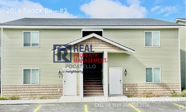 Building Photo - 3 Bedroom 1 Bath Apartment - PET'S ALLOWED Unit #3