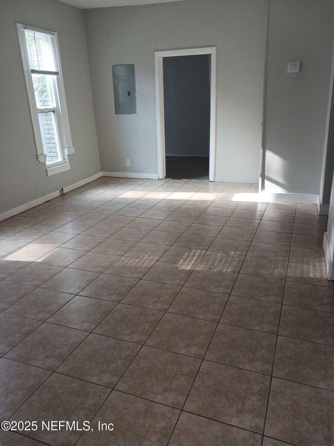 Photo - 2370 Commonwealth Ave