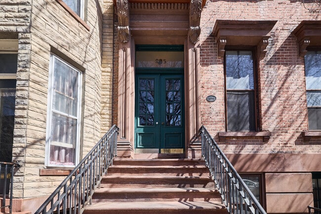 Front Entry #2 - 287 State St