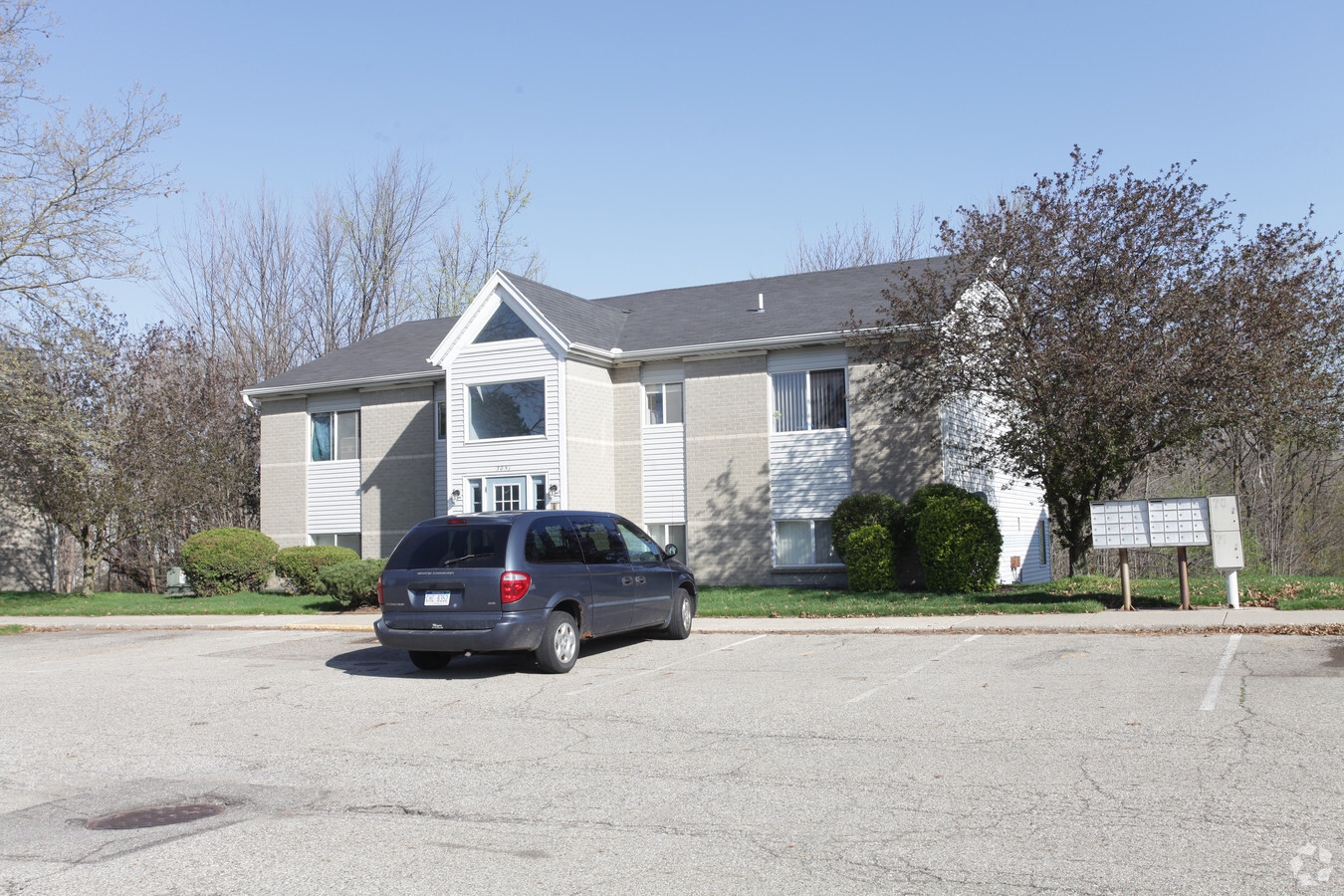 Ridgeview Apartments - Ridgeview Apartments