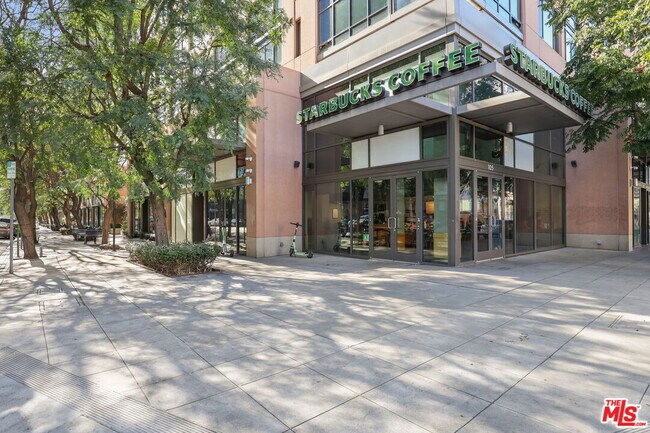 Photo - 1111 S Grand Ave Unit 916