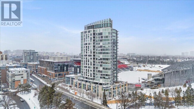 Photo - 1035 Bank St Unit 705