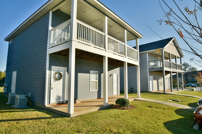 Photo - Savannah Square Apartments