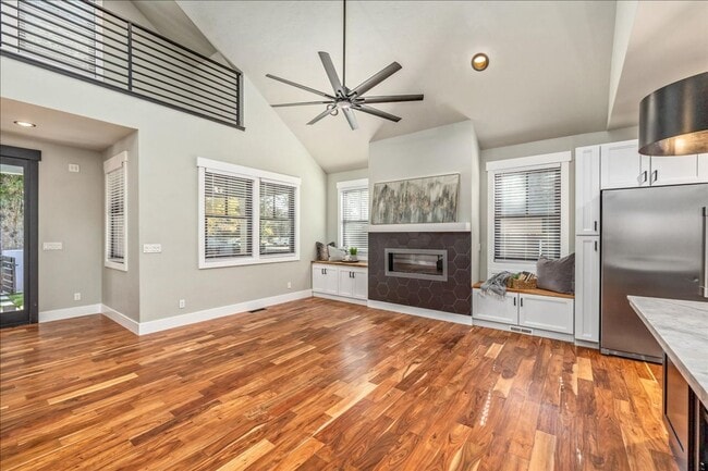 Photo - MODERN MEETS HISTORIC: YOUR HYDE PARK HAVE...