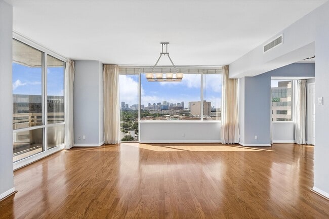 Photo - 15 Greenway Plz Unit 14F
