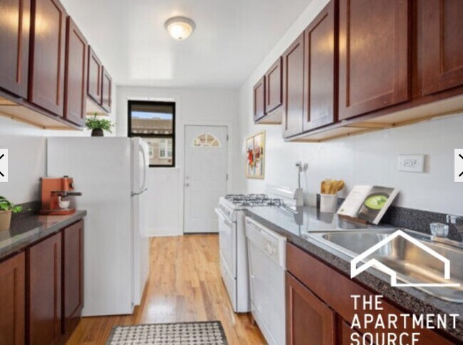 Photo - 829 W Waveland Ave Unit 2