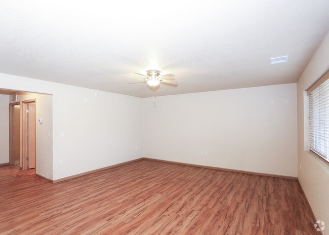 Photo - Moro Street Apartments - 914 Moro