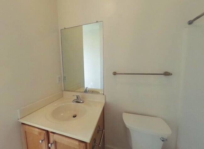 Photo - 301 Goshen St Unidad 2B