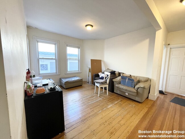 17 Sachem St Unit 3