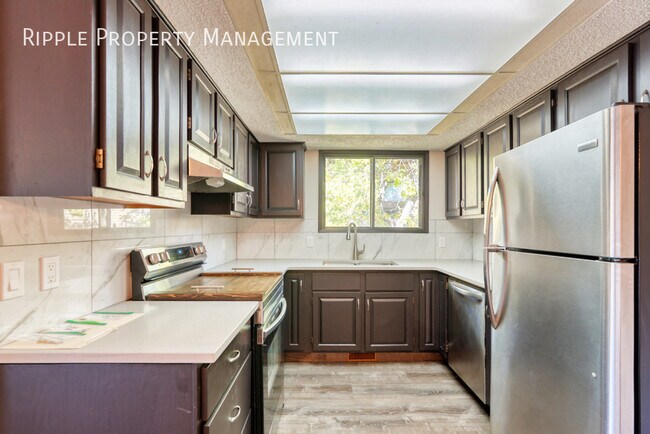 Photo - COZY 5 BEDS/ 2.5 BATHS DUPLEX IN THE COMMUNITY OF DEER RIDGE