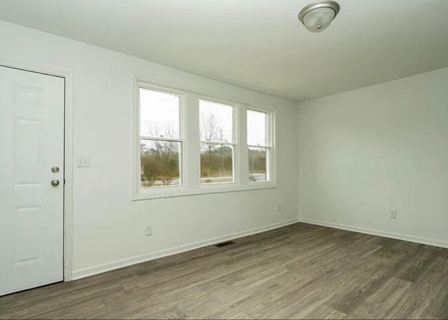 Photo - 421 Pineville Rd