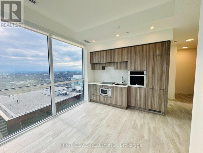 Photo - 39 Roehampton Ave Unit 3905