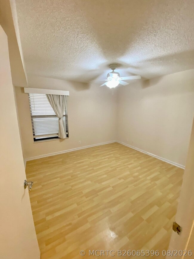Building Photo - 5900 Camino Del Sol Unit 206