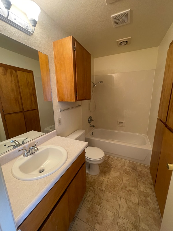 Photo - 132 Frisbie St