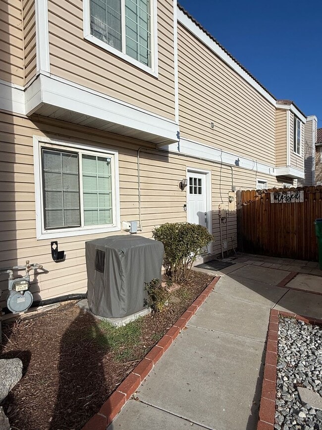 Photo - 1028 Bradley Square