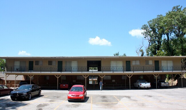 1611 Riverside Dr Unit 21