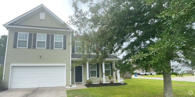 Building Photo - 4 Bedroom 2.5 Bath Home Located In Buckshi...