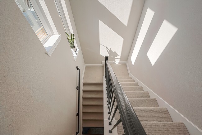 Building Photo - 2423 Driftwood Trl