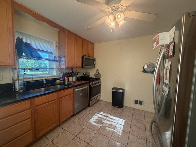 Photo - 5120 Sherwin Ave