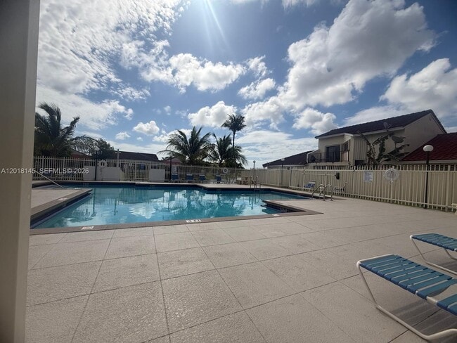 Photo - 1004 San Remo Cir
