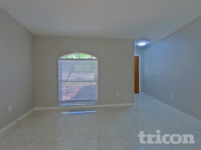 4614 Breezy Pines Blvd