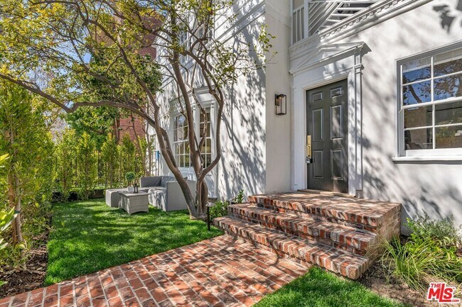 135 S Linden Dr